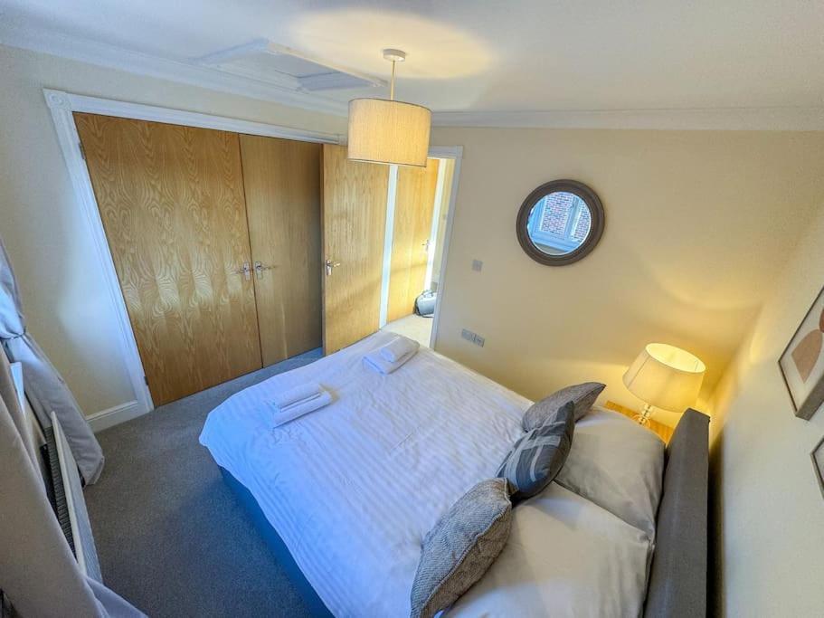 One Bedroom Flat - Free Parking Silverstone Luaran gambar