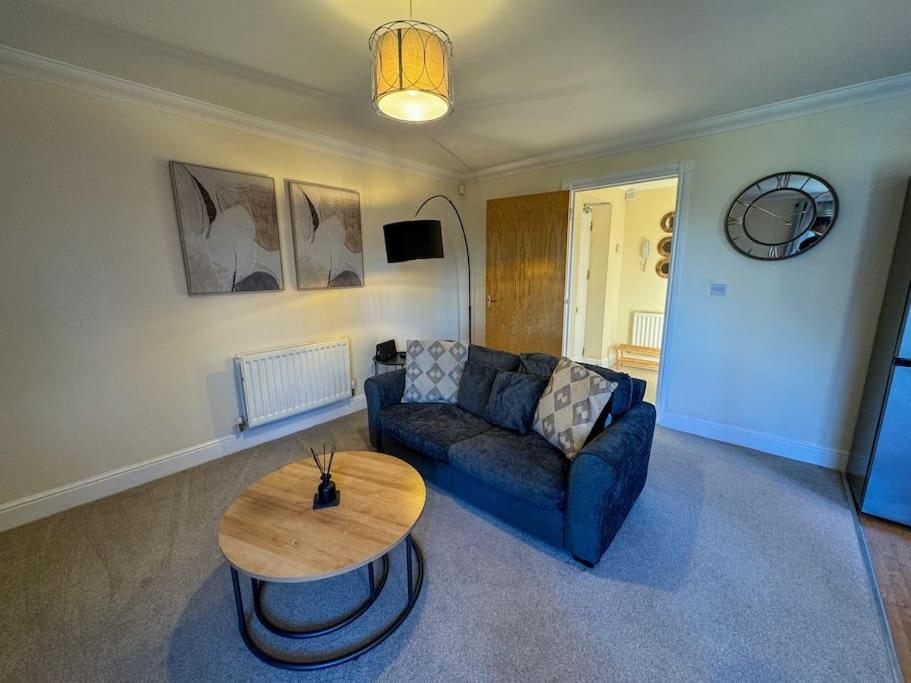 One Bedroom Flat - Free Parking Silverstone Luaran gambar