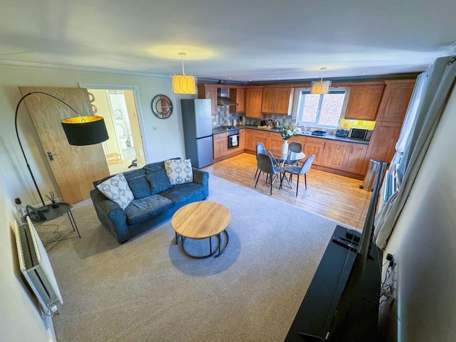 One Bedroom Flat - Free Parking Silverstone Luaran gambar