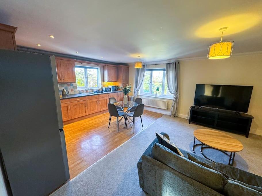 One Bedroom Flat - Free Parking Silverstone Luaran gambar