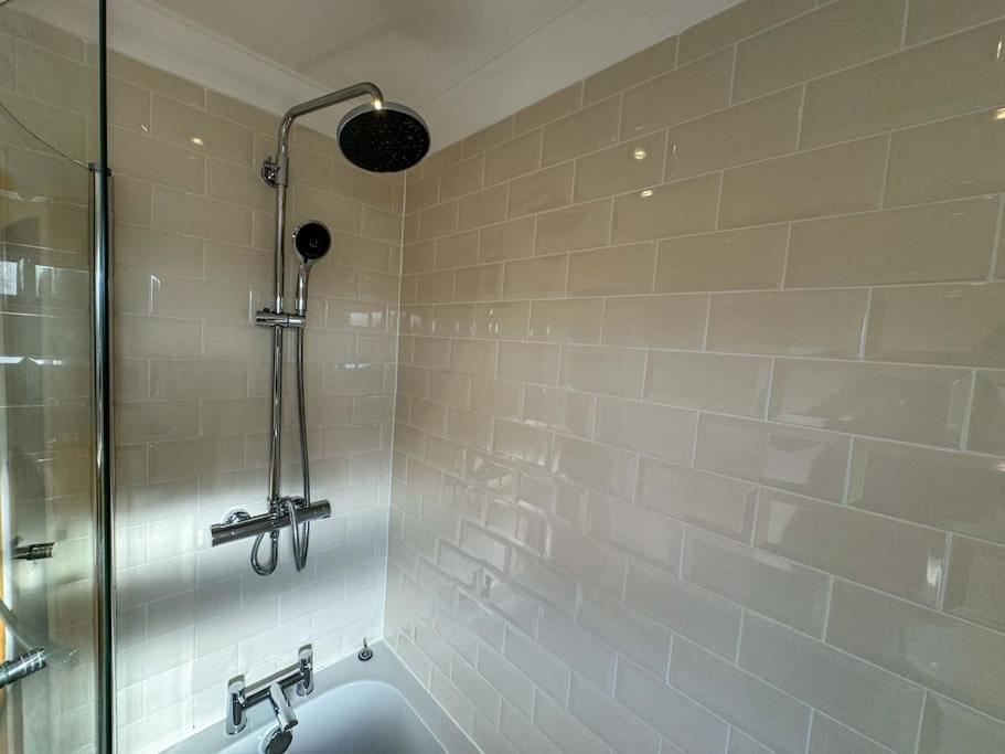 One Bedroom Flat - Free Parking Silverstone Luaran gambar